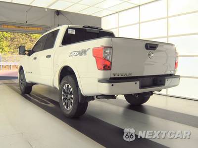 2018 Nissan TITAN PRO-4X Crew Cab Short Bed - zdjęcie 6 z 23 - miniatura