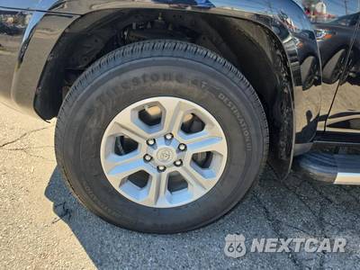 2016 Toyota 4Runner SR5 - zdjęcie 8 z 23 - miniatura