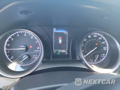 2022 Toyota Camry SE - zdjęcie 12 z 24 - miniatura