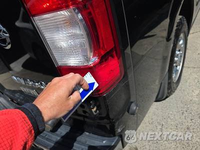 2016 Nissan NV3500 HD Passenger SL 146.1" WB - zdjęcie 27 z 43 - miniatura