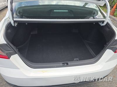 2025 Toyota Camry LE - zdjęcie 16 z 28 - miniatura