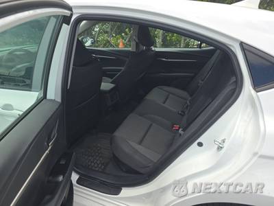 2025 Toyota Camry LE - zdjęcie 13 z 28 - miniatura