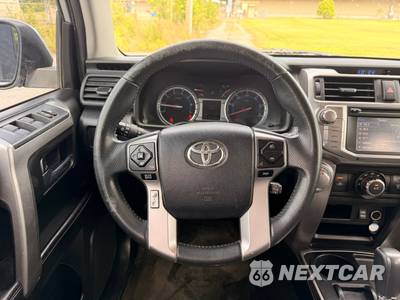 2016 Toyota 4Runner SR5 - zdjęcie 18 z 34 - miniatura