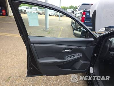 2025 Nissan Sentra SV - zdjęcie 9 z 17 - miniatura
