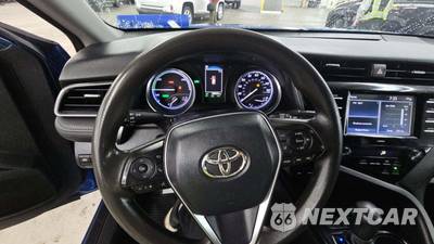 2020 Toyota Camry Hybrid LE - zdjęcie 38 z 40 - miniatura