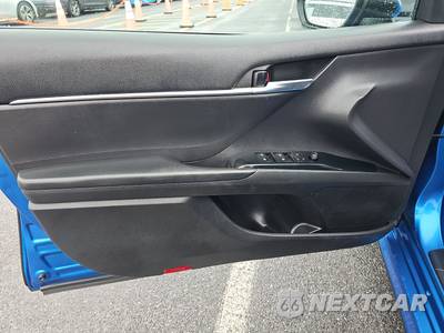 2020 Toyota Camry Hybrid LE - zdjęcie 9 z 40 - miniatura