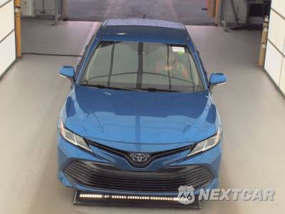2020 Toyota Camry Hybrid LE - zdjęcie 2 z 40 - miniatura
