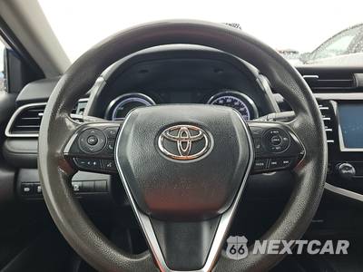 2020 Toyota Camry Hybrid LE - zdjęcie 10 z 40 - miniatura