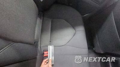 2020 Toyota Camry Hybrid LE - zdjęcie 27 z 40 - miniatura