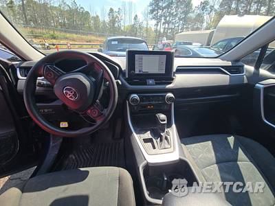 2023 Toyota RAV4 XLE - zdjęcie 11 z 20 - miniatura