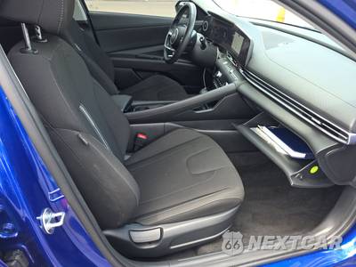 2025 Hyundai Elantra SEL Convenience - zdjęcie 14 z 18 - miniatura