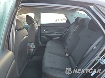 2025 Hyundai Elantra SE - zdjęcie 9 z 19 - miniatura