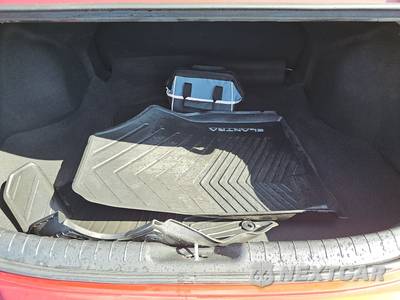 2025 Hyundai Elantra SEL Sport - zdjęcie 11 z 20 - miniatura