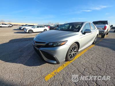 2021 Toyota Camry SE - zdjęcie 1 z 36 - miniatura