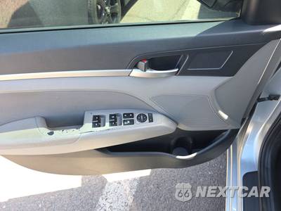 2019 Hyundai Elantra SEL Sedan - zdjęcie 35 z 51 - miniatura