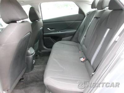 2025 Hyundai Elantra SEL Convenience - zdjęcie 19 z 23 - miniatura