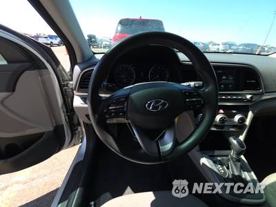 2019 Hyundai Elantra SEL Sedan - zdjęcie 10 z 51 - miniatura