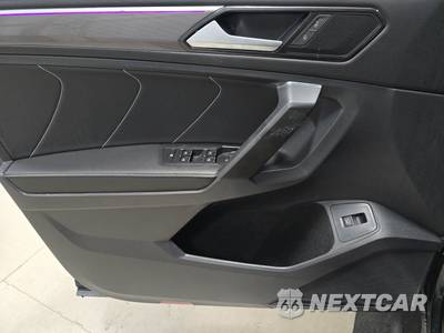2023 Volkswagen Tiguan SE R-Line Black - zdjęcie 9 z 19 - miniatura