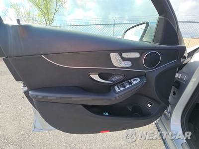2021 Mercedes-Benz C 300 4MATIC Sedan - zdjęcie 9 z 22 - miniatura