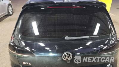 2015 Volkswagen Golf GTI S Hatchback w/Performance Pkg - zdjęcie 21 z 30 - miniatura