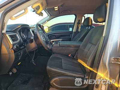 2017 Nissan TITAN SV Crew Cab Short Bed - zdjęcie 7 z 28 - miniatura