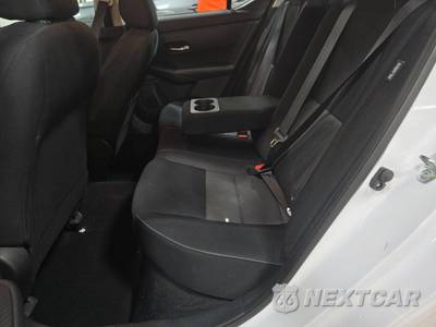2020 Nissan Sentra SV - zdjęcie 13 z 34 - miniatura
