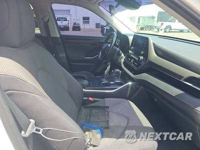 2021 Toyota Highlander LE - zdjęcie 8 z 32 - miniatura