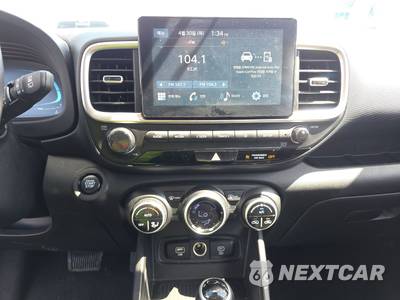 2025 Hyundai Venue SEL - zdjęcie 11 z 22 - miniatura
