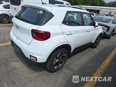 2025 Hyundai Venue SEL - zdjęcie 4 z 23 - miniatura