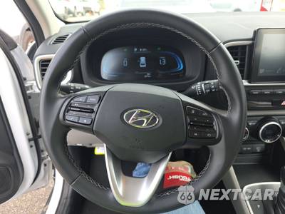 2025 Hyundai Venue SEL - zdjęcie 10 z 23 - miniatura