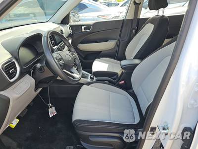 2025 Hyundai Venue SEL - zdjęcie 7 z 23 - miniatura