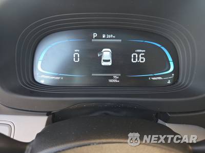2025 Hyundai Venue SEL - zdjęcie 12 z 21 - miniatura