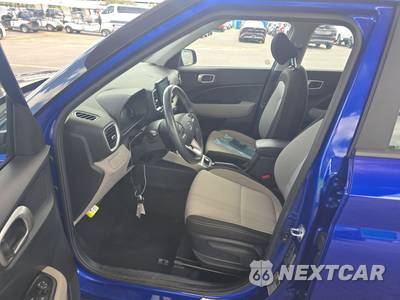 2025 Hyundai Venue SEL - zdjęcie 7 z 22 - miniatura