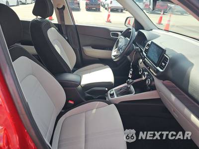 2025 Hyundai Venue SEL - zdjęcie 8 z 18 - miniatura