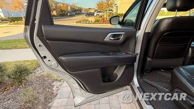 2013 Nissan Pathfinder SL - zdjęcie 14 z 18 - miniatura