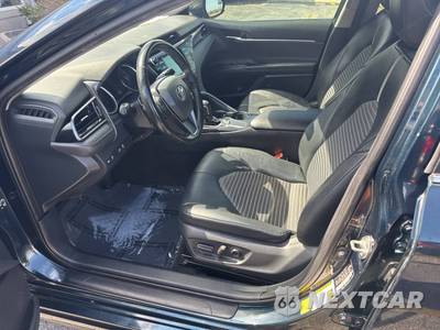 2020 Toyota Camry SE - zdjęcie 11 z 17 - miniatura
