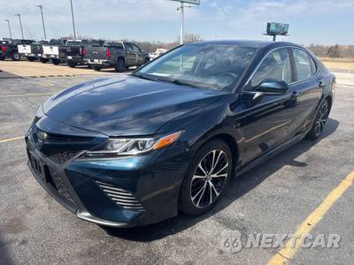 2020 Toyota Camry SE - zdjęcie 2 z 17 - miniatura