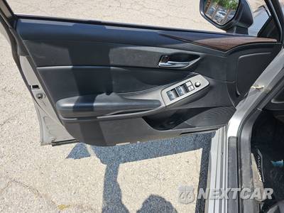 2020 Toyota Avalon Hybrid XLE - zdjęcie 9 z 27 - miniatura