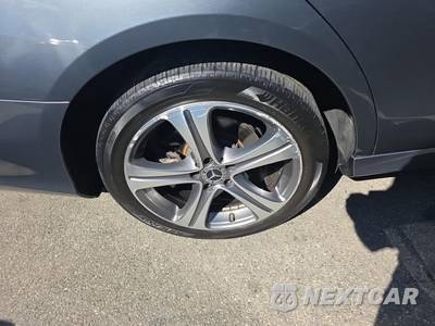 2018 Mercedes-Benz E 300 4MATIC Sedan - zdjęcie 10 z 23 - miniatura