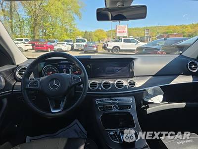 2018 Mercedes-Benz E 300 4MATIC Sedan - zdjęcie 14 z 23 - miniatura