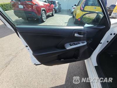 2013 Toyota Camry SE - zdjęcie 9 z 33 - miniatura