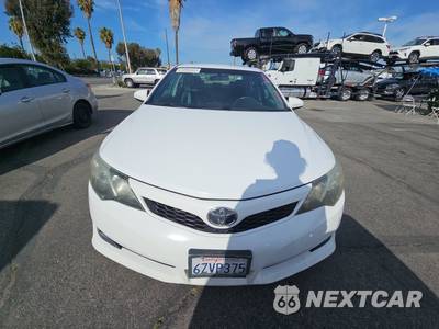 2013 Toyota Camry SE - zdjęcie 2 z 33 - miniatura