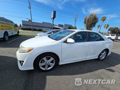 2013 Toyota Camry SE - zdjęcie 1 z 33 - miniatura