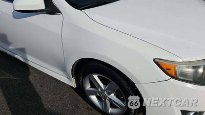 2013 Toyota Camry SE - zdjęcie 27 z 33 - miniatura