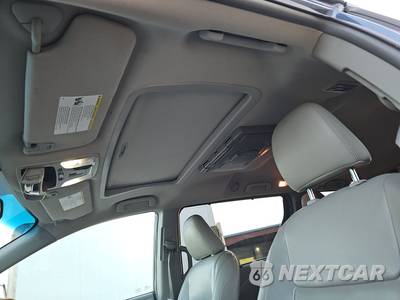 2015 Toyota Sienna XLE 8-Passenger 119.3" WB - zdjęcie 18 z 24 - miniatura