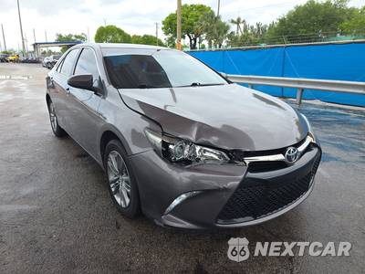 2017 Toyota Camry SE - zdjęcie 3 z 29 - miniatura