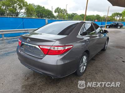2017 Toyota Camry SE - zdjęcie 4 z 29 - miniatura