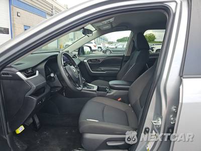 2024 Toyota RAV4 LE - zdjęcie 7 z 24 - miniatura