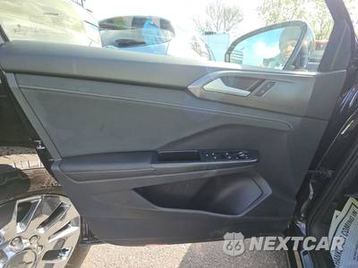 2025 Volkswagen Taos SE Black - zdjęcie 9 z 21 - miniatura