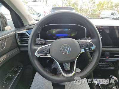 2025 Volkswagen Taos SE Black - zdjęcie 10 z 21 - miniatura